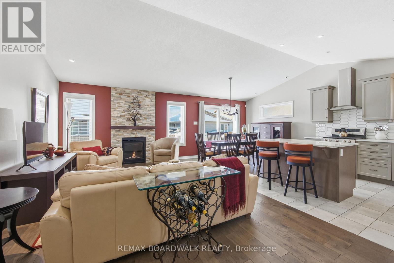 216 Mckenny Street, Mississippi Mills, Ontario  K0A 1A0 - Photo 7 - X12949114