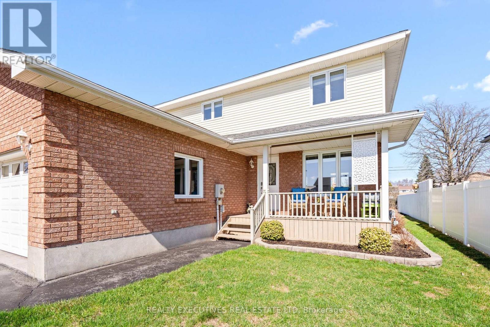 5520 BRIDLEWOOD COURT, South Dundas, Ontario