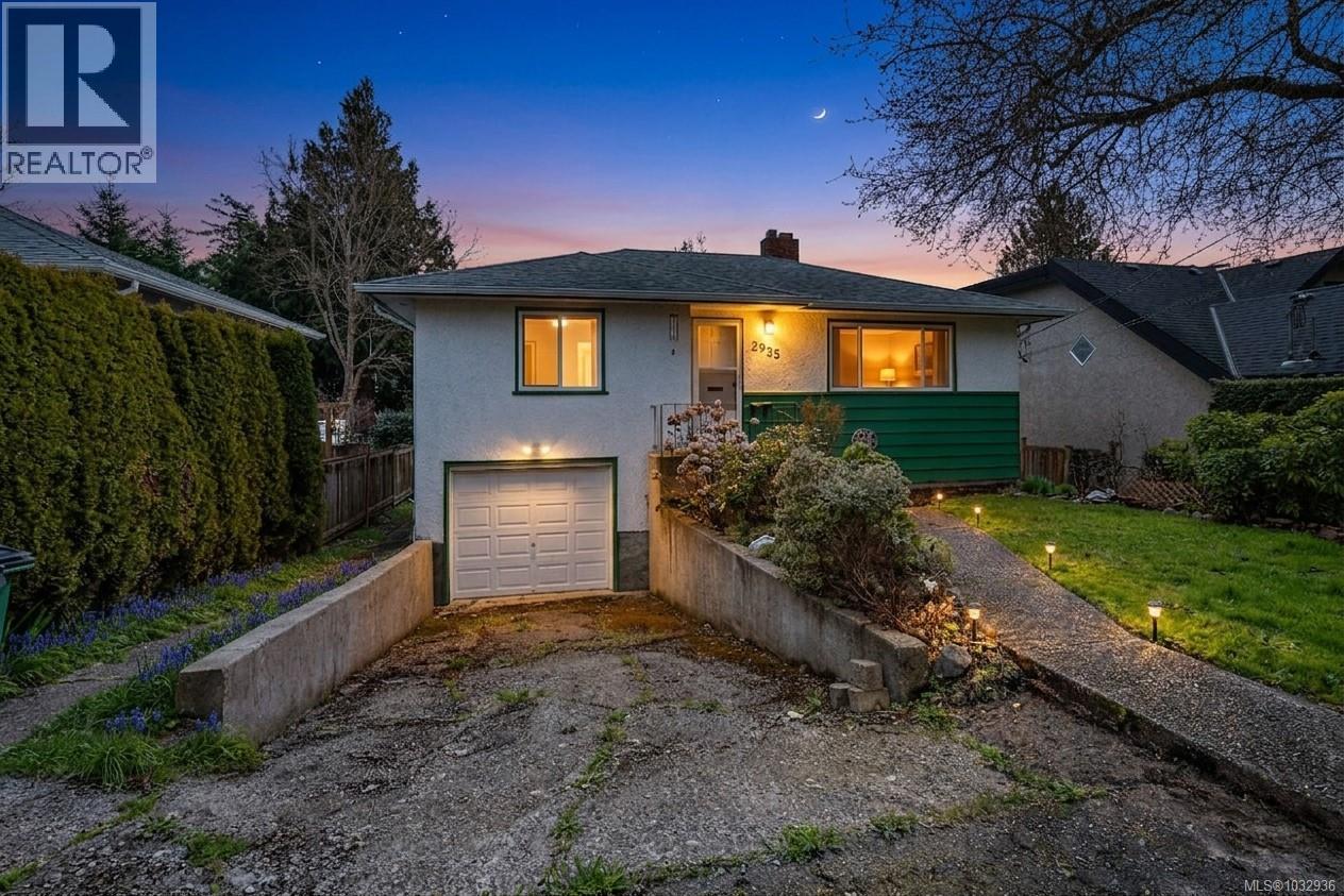2935 Wascana St, Saanich, British Columbia  V9A 1V6 - Photo 3 - 1032936