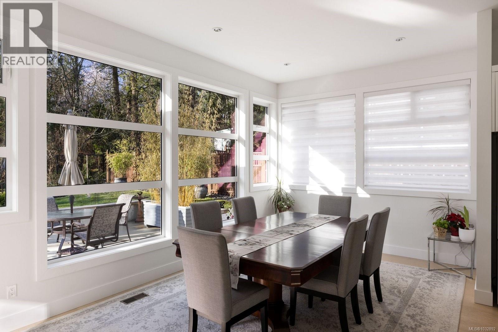 10965 Madrona Dr, North Saanich, British Columbia  V8L 5R7 - Photo 5 - 1032892