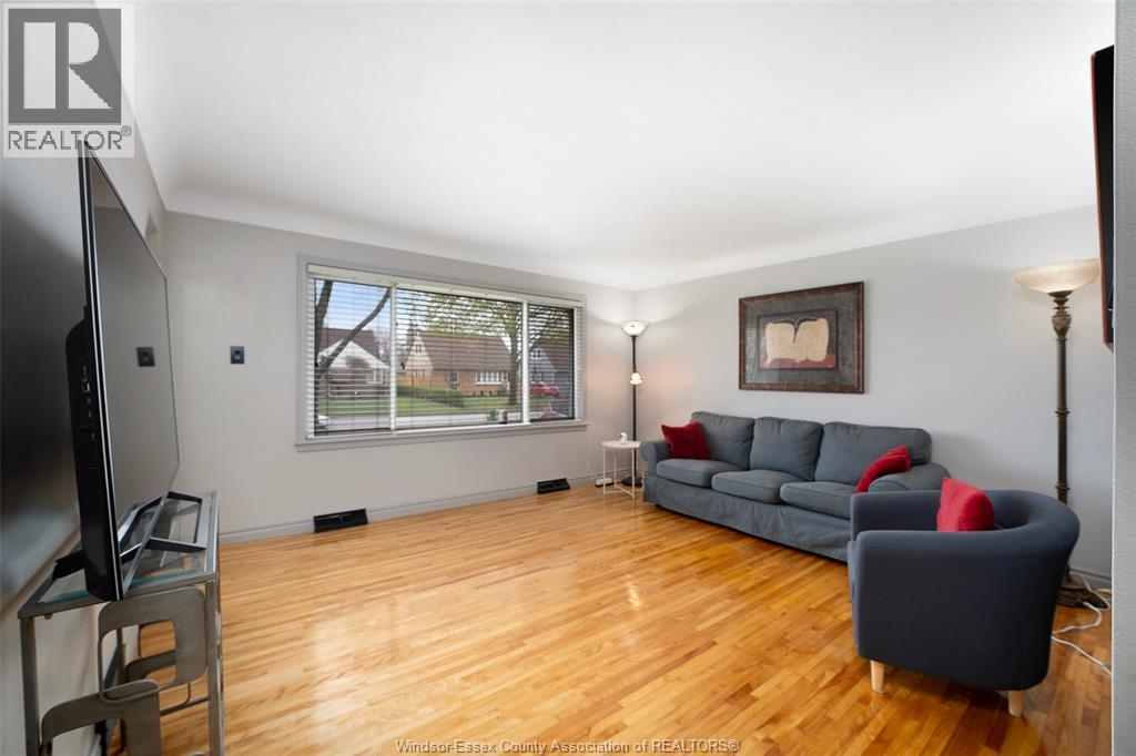 2575 Kildare Road, Windsor, Ontario  N8W 2Y4 - Photo 5 - 26008671