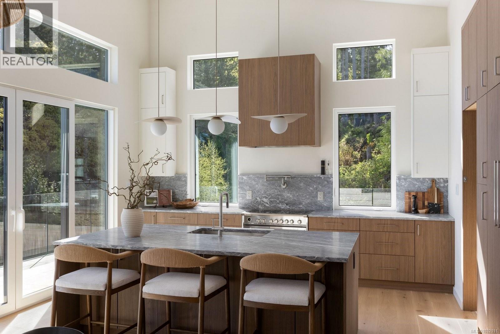 1677 Lands End Rd, North Saanich, British Columbia  V8L 5L5 - Photo 10 - 1032111