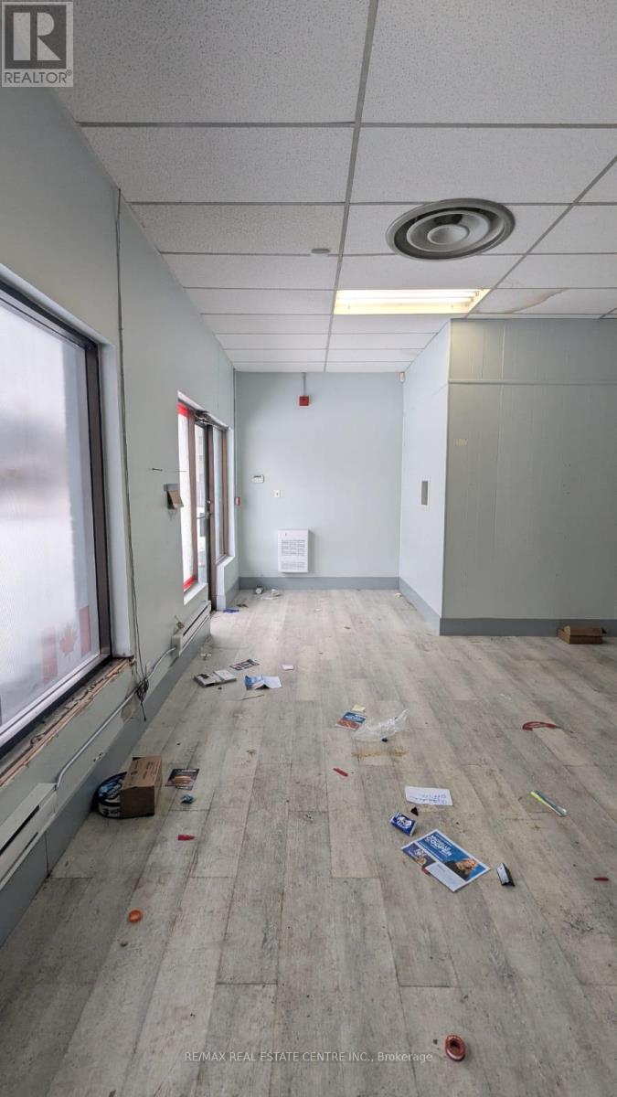 109 Lotherton Pathway, Toronto, Ontario  M6B 2G6 - Photo 5 - W12629352