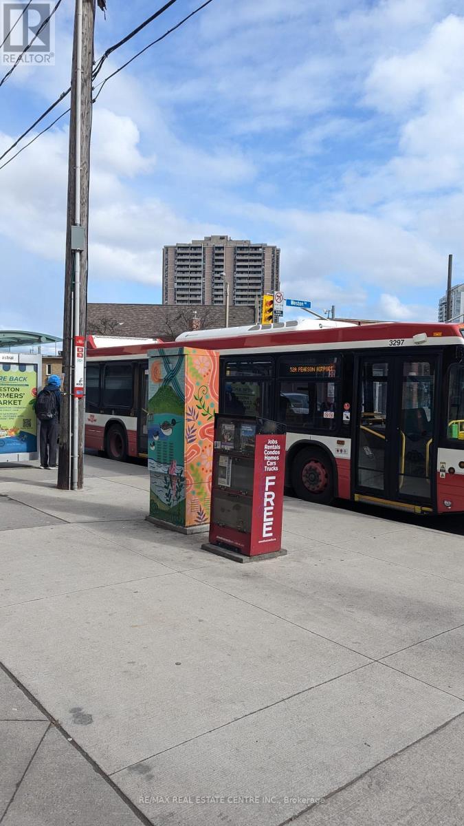 15 A - 1901 Weston Road, Toronto, Ontario  M9N 3P5 - Photo 9 - W12915616