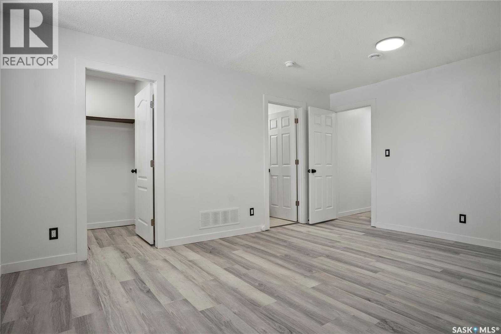 949 Robinson Street, Regina, Saskatchewan  S4T 2M6 - Photo 18 - SK033379