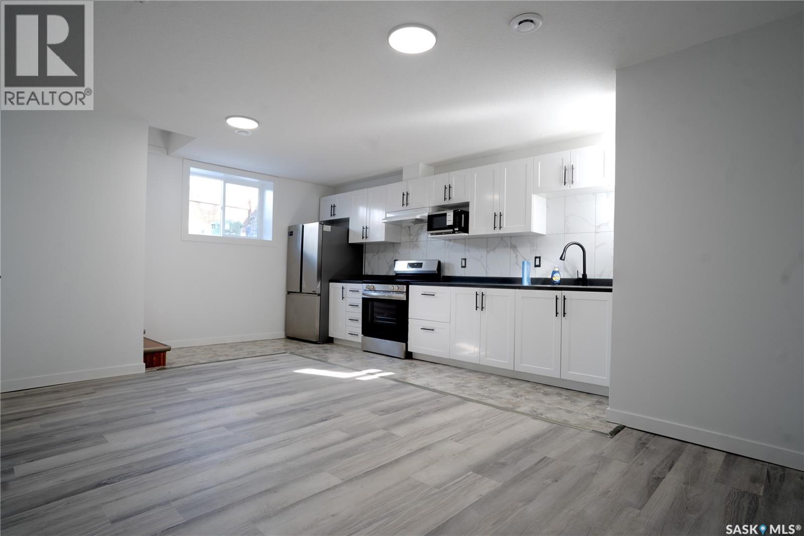 949 Robinson Street, Regina, Saskatchewan  S4T 2M6 - Photo 12 - SK033379