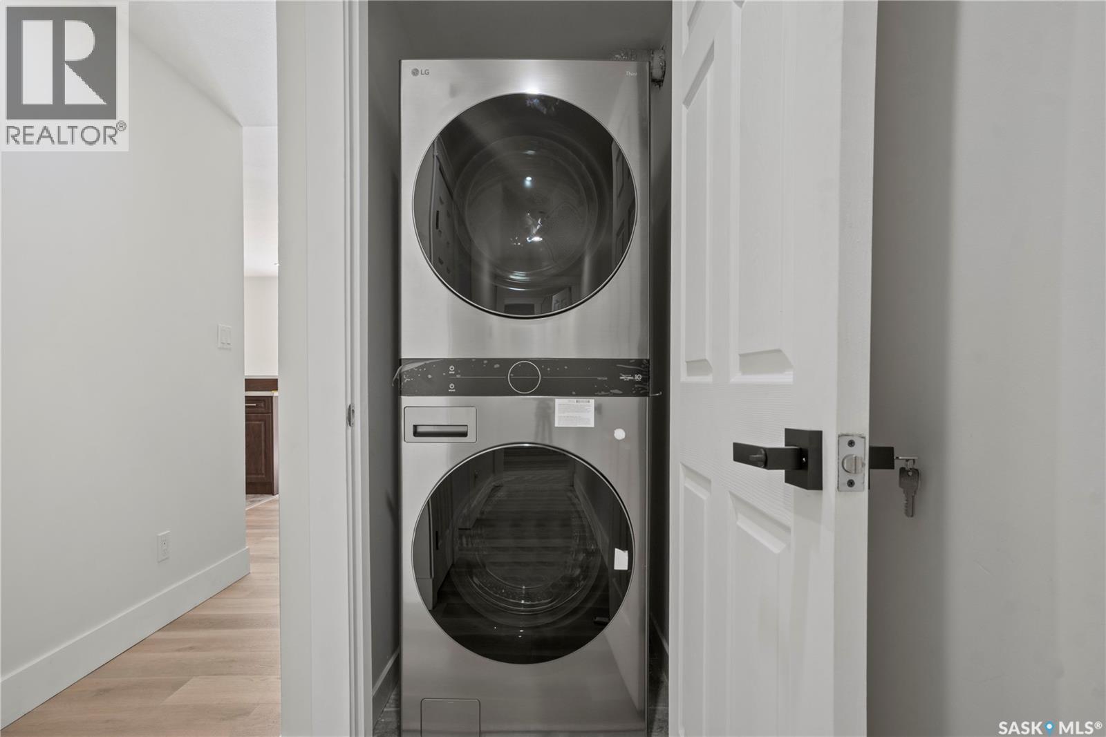 949 Robinson Street, Regina, Saskatchewan  S4T 2M6 - Photo 17 - SK033379