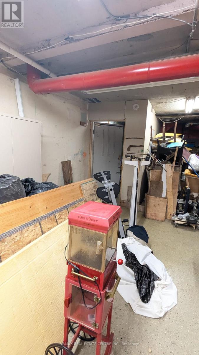 19 John Street, Toronto, Ontario  M9N 1J2 - Photo 5 - W12915956