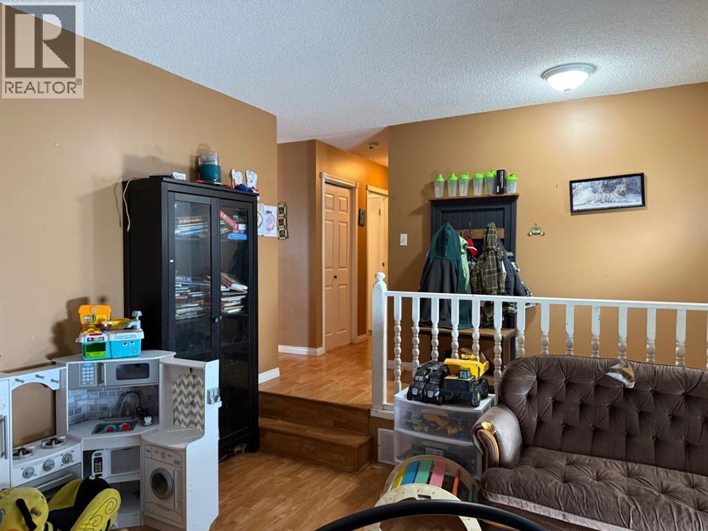 3006 52 Avenue, Lloydminster, Alberta  T9V 1P5 - Photo 8 - A2288759