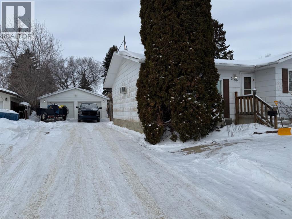 3006 52 Avenue, Lloydminster, Alberta  T9V 1P5 - Photo 2 - A2288759