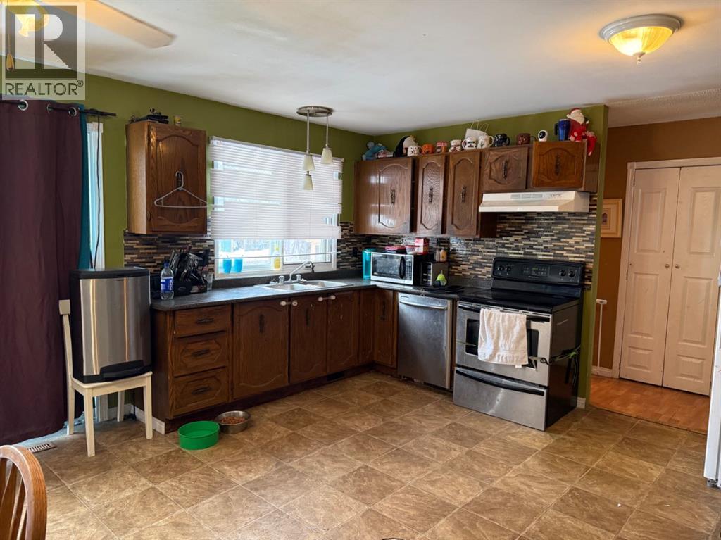 3006 52 Avenue, Lloydminster, Alberta  T9V 1P5 - Photo 5 - A2288759