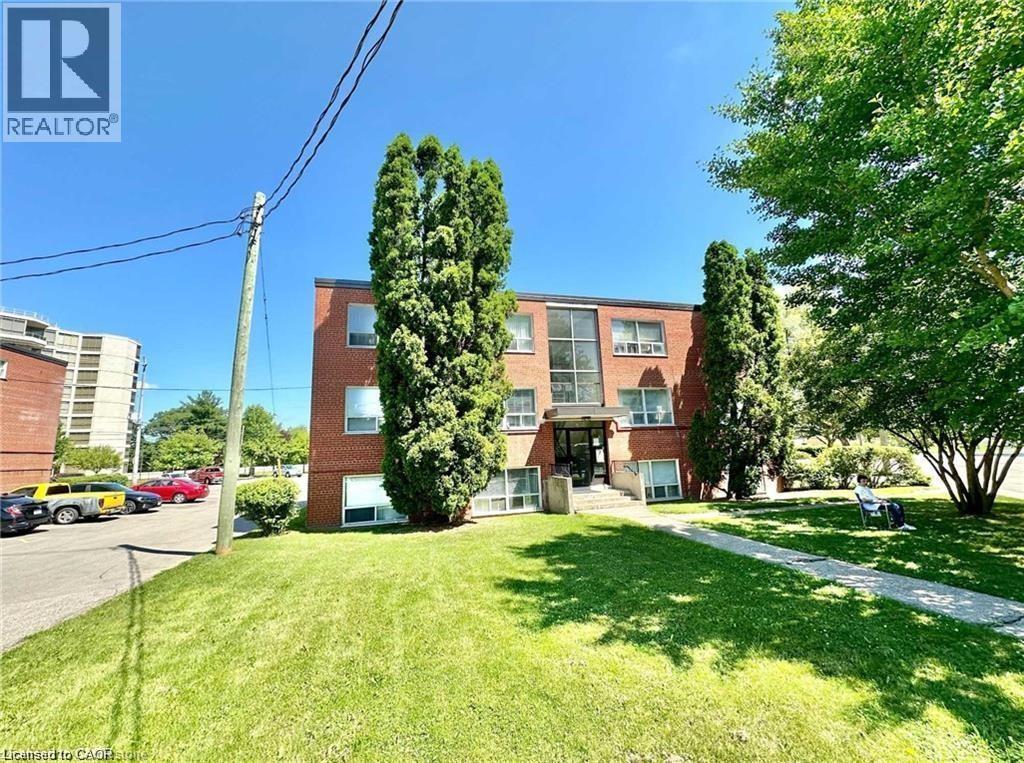 37 MERICOURT Road Unit# 303, Hamilton, Ontario