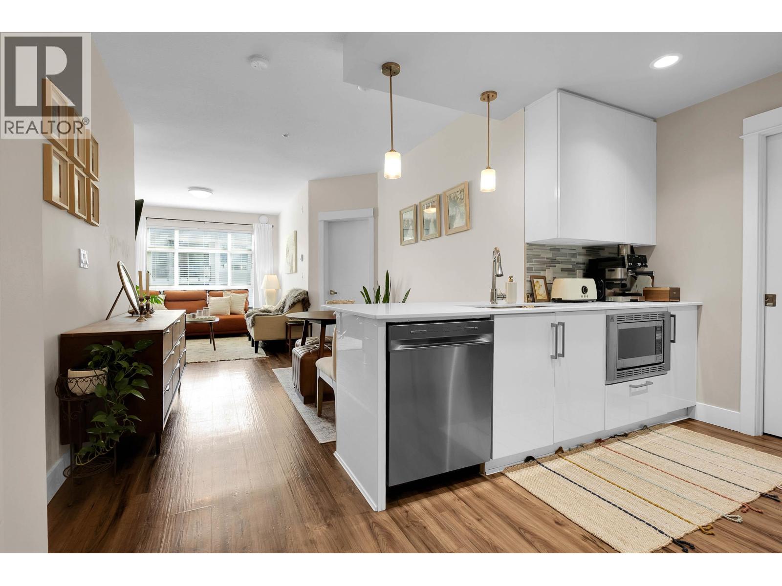 304 2495 Wilson Avenue, Port Coquitlam, British Columbia  V3C 0E4 - Photo 6 - R3113912