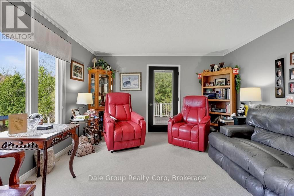 Photo 13 of 37 for 41850 Moncrieff Road E