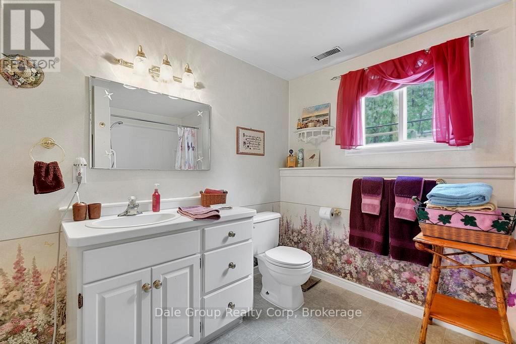 Photo 25 of 37 for 41850 Moncrieff Road E