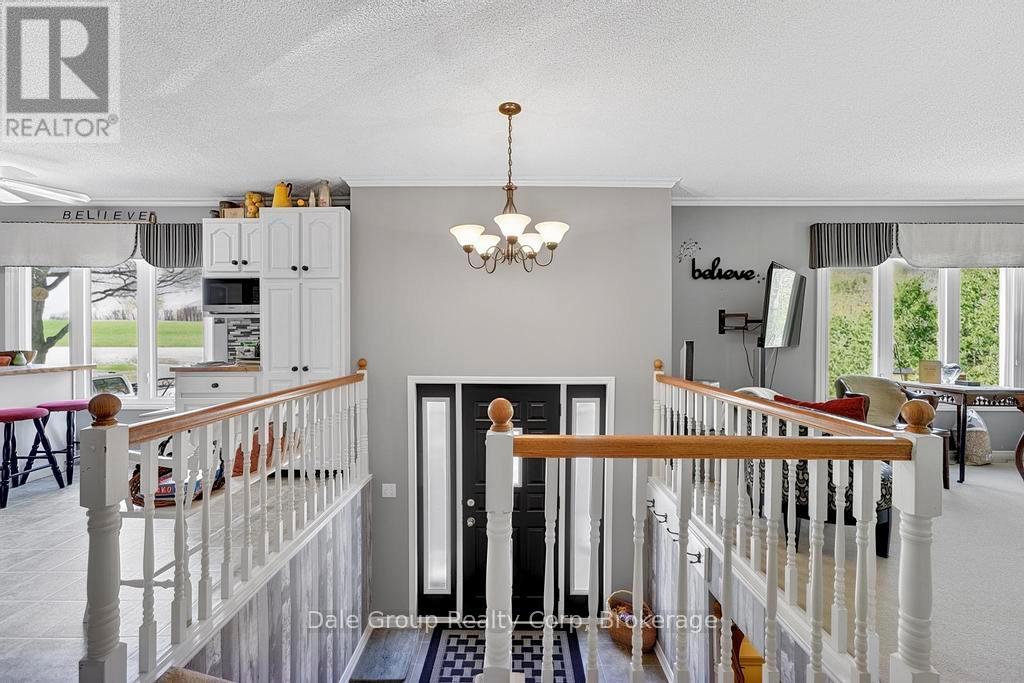 Photo 3 of 37 for 41850 Moncrieff Road E