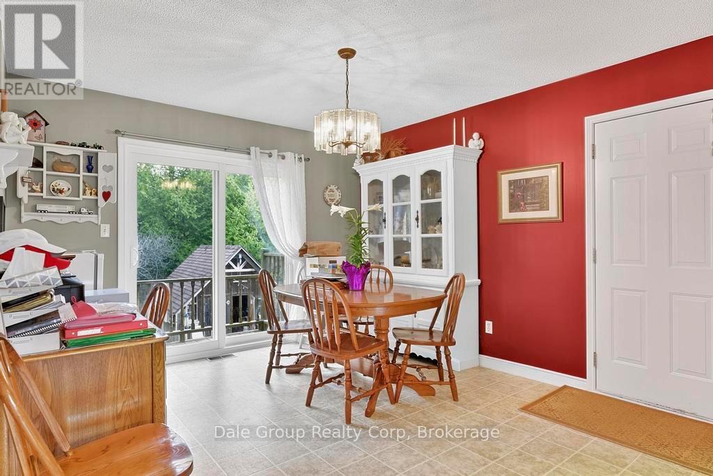 Photo 9 of 37 for 41850 Moncrieff Road E