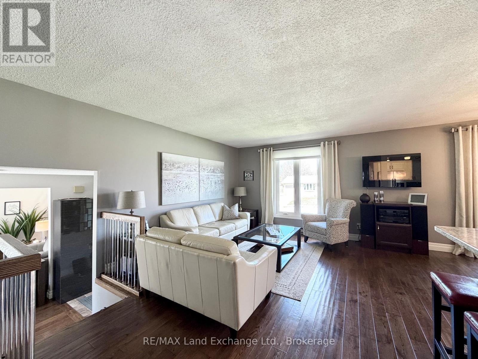 712 Louis Street, Saugeen Shores, Ontario  N0H 2C4 - Photo 10 - X13024426