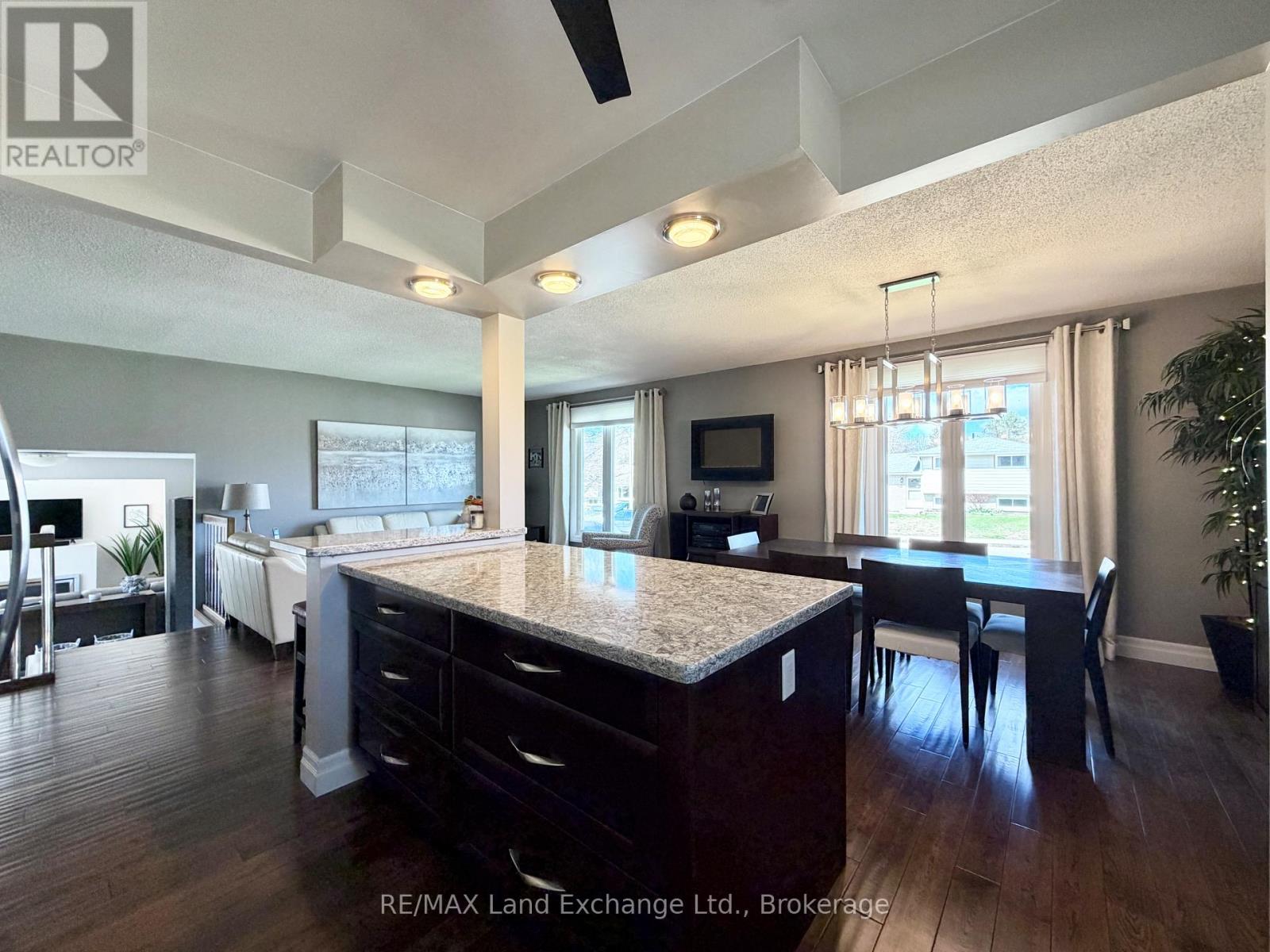 712 Louis Street, Saugeen Shores, Ontario  N0H 2C4 - Photo 11 - X13024426