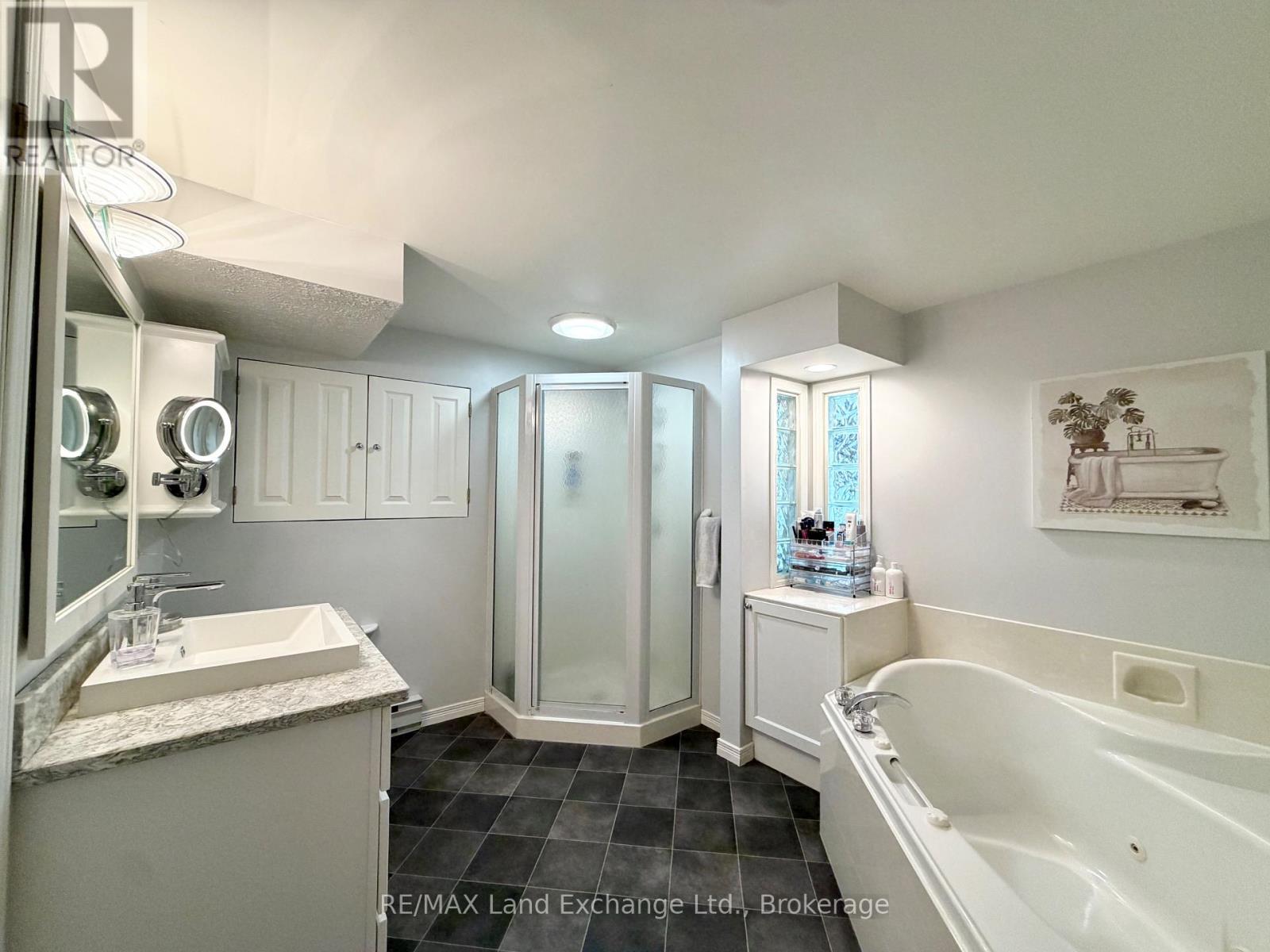 712 Louis Street, Saugeen Shores, Ontario  N0H 2C4 - Photo 18 - X13024426