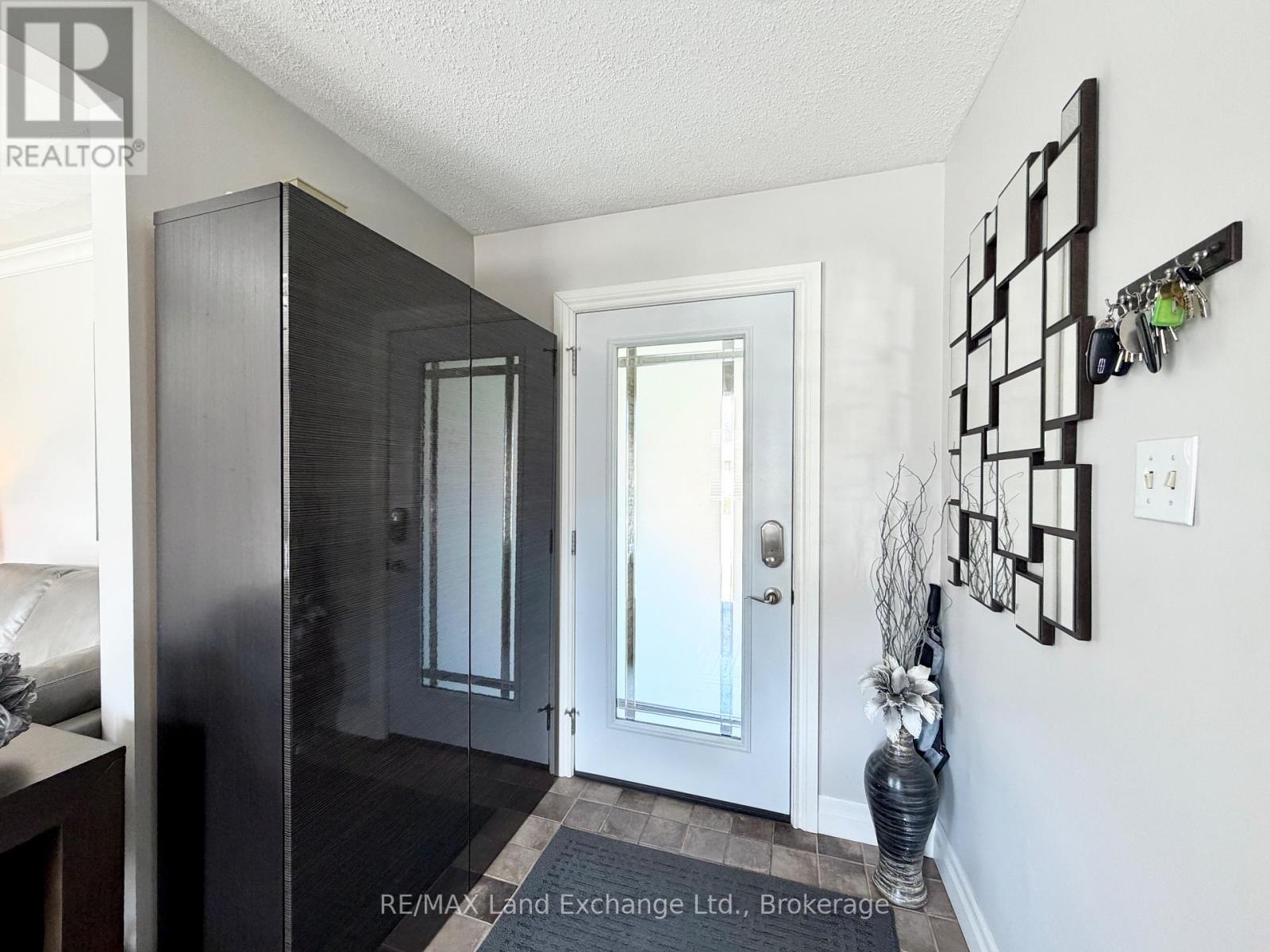 712 Louis Street, Saugeen Shores, Ontario  N0H 2C4 - Photo 2 - X13024426