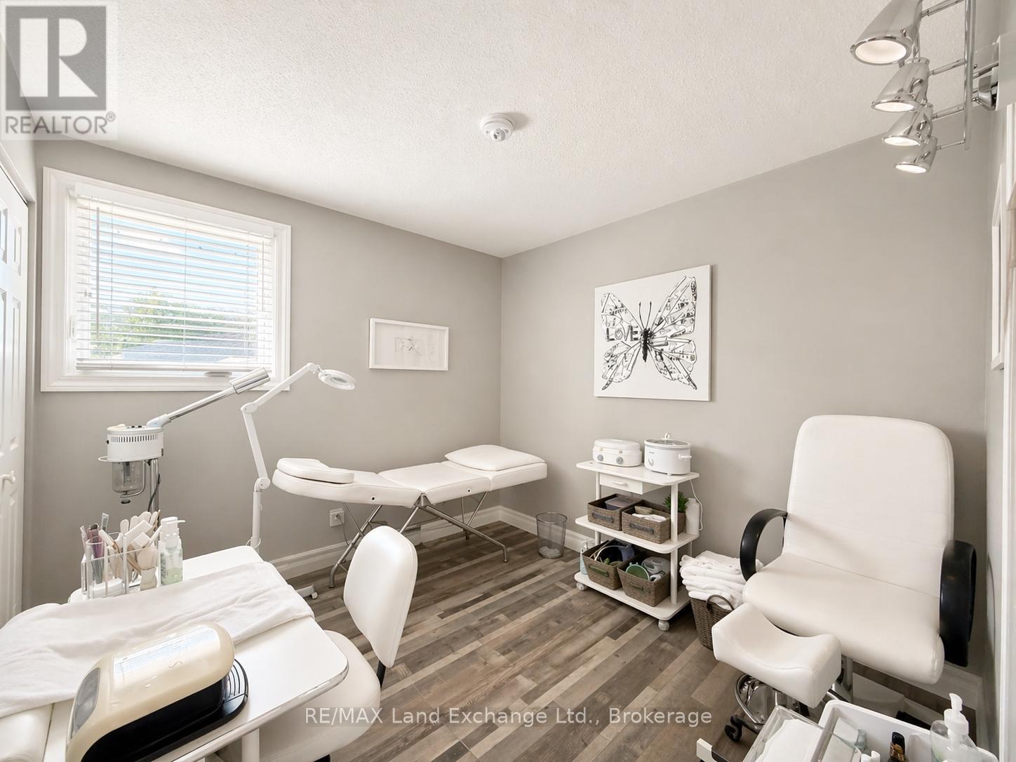 712 Louis Street, Saugeen Shores, Ontario  N0H 2C4 - Photo 8 - X13024426