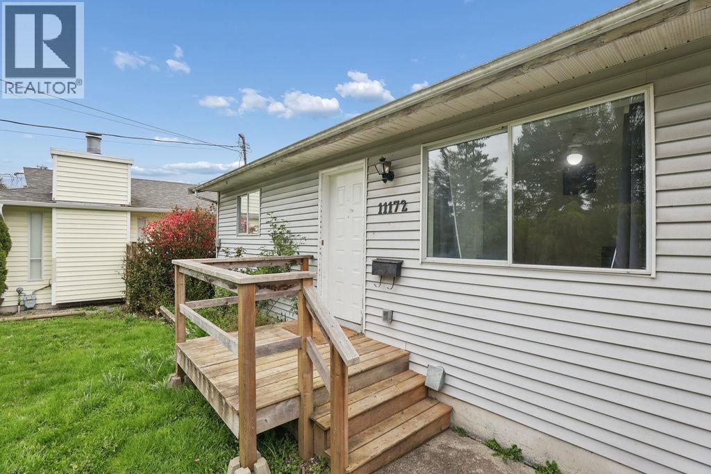 11172 Charlton Street, Maple Ridge, British Columbia  V2X 9E5 - Photo 3 - R3113902