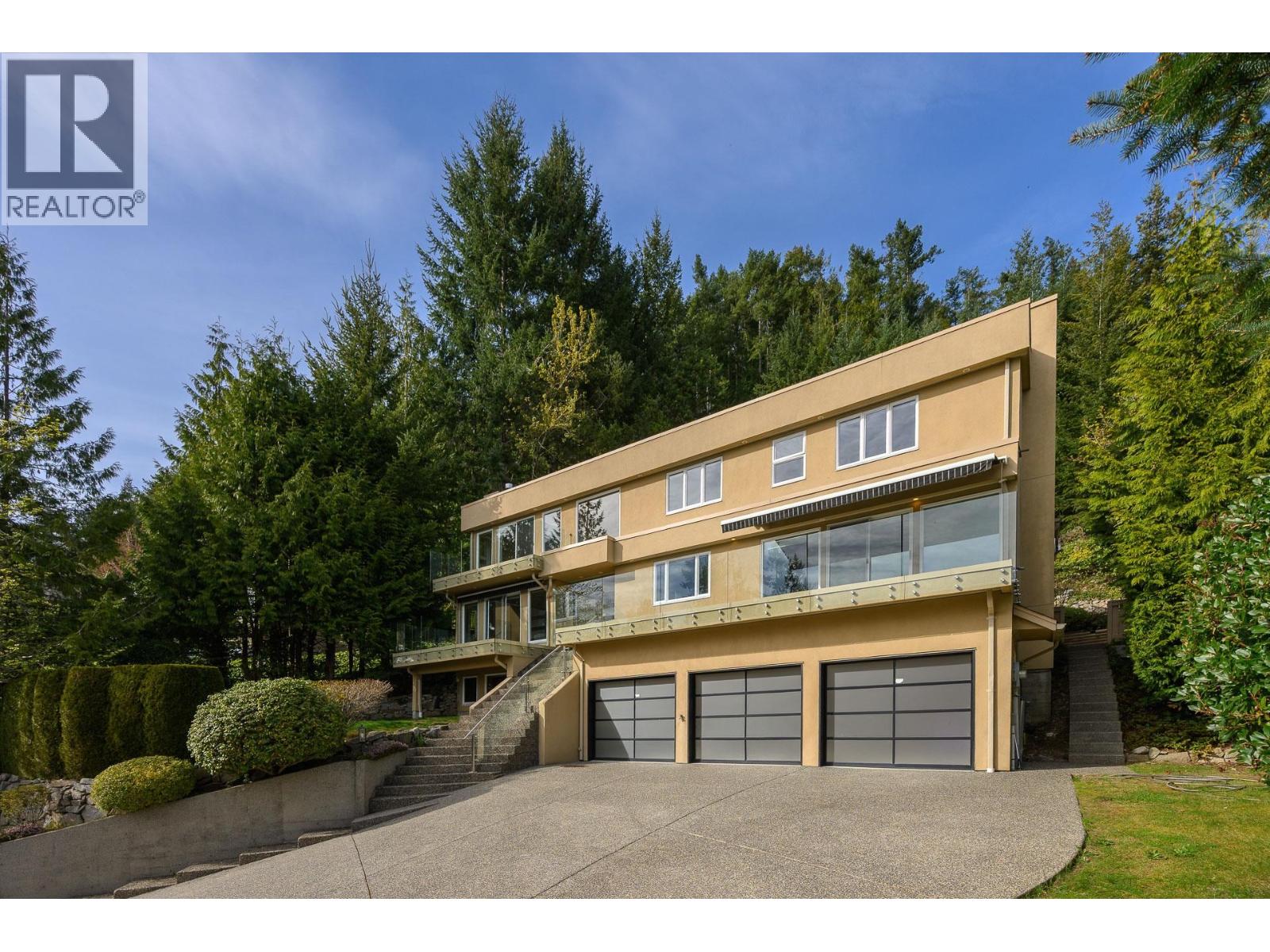 4827 Northwood Place, West Vancouver, British Columbia  V7S 3C5 - Photo 3 - R3113905