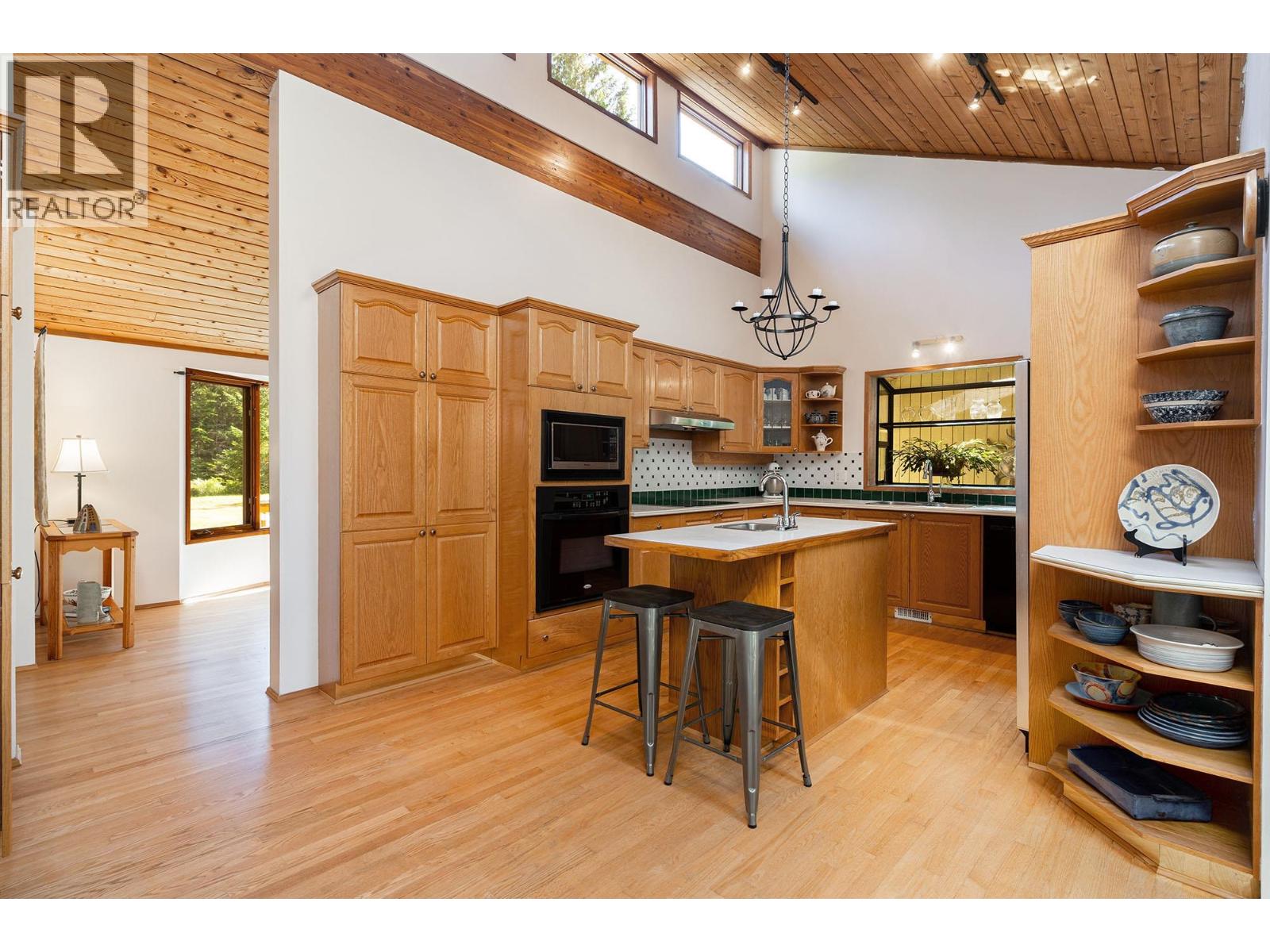 1532 Adams Road, Bowen Island, British Columbia  V0N 1G2 - Photo 11 - R3113915