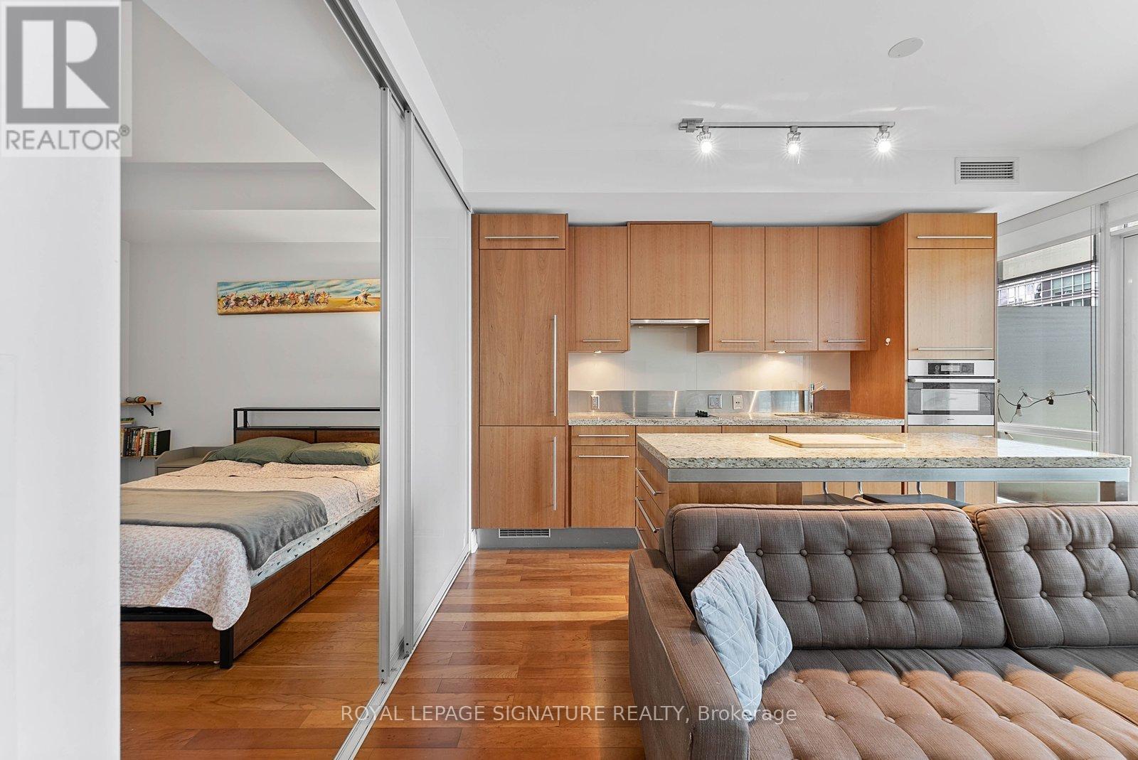 1505 - 80 John Street, Toronto, Ontario  M5V 3X4 - Photo 11 - C13024356