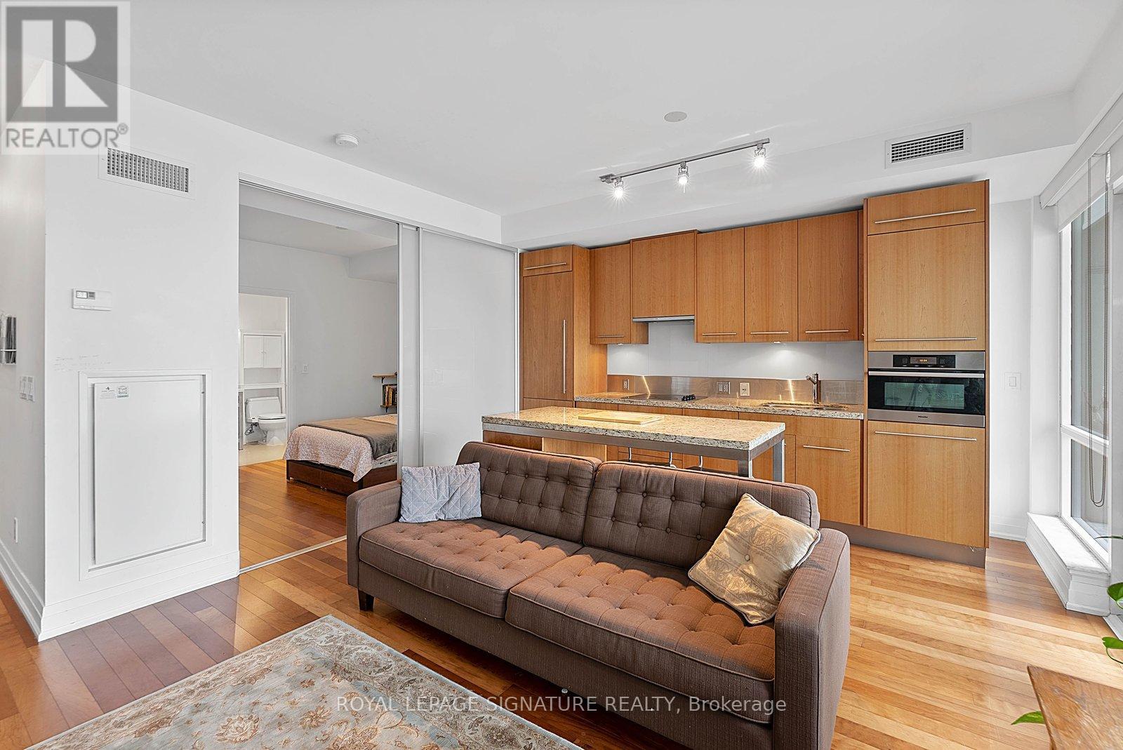 1505 - 80 John Street, Toronto, Ontario  M5V 3X4 - Photo 12 - C13024356