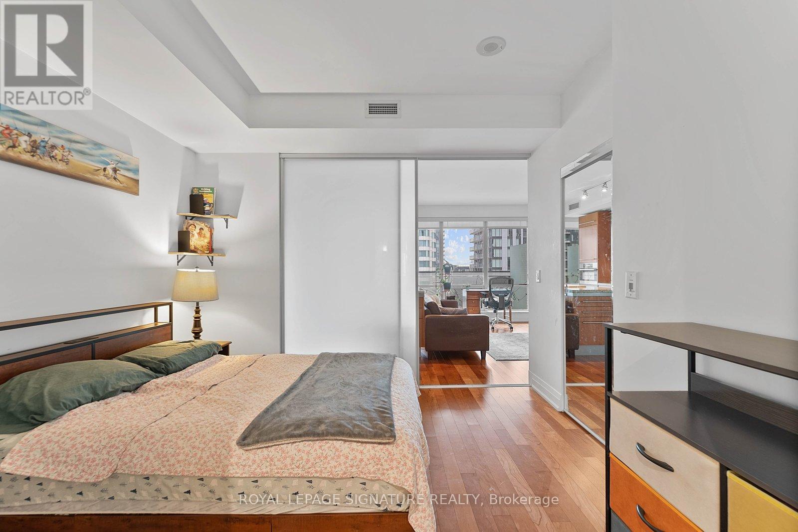 1505 - 80 John Street, Toronto, Ontario  M5V 3X4 - Photo 15 - C13024356