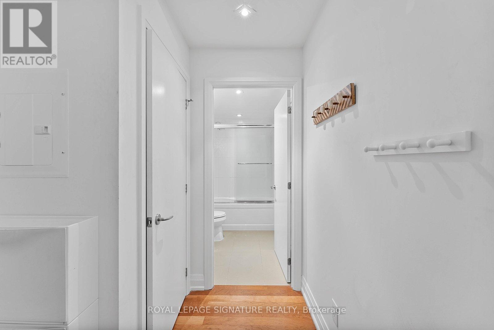 1505 - 80 John Street, Toronto, Ontario  M5V 3X4 - Photo 17 - C13024356