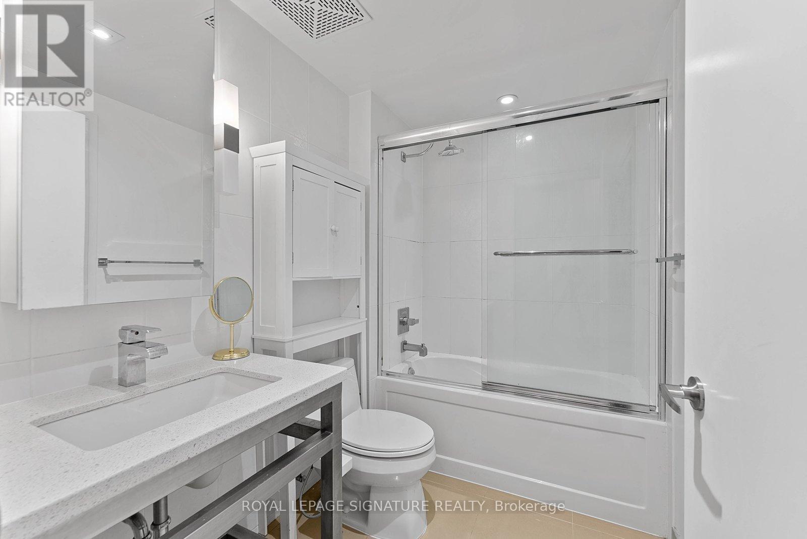 1505 - 80 John Street, Toronto, Ontario  M5V 3X4 - Photo 18 - C13024356