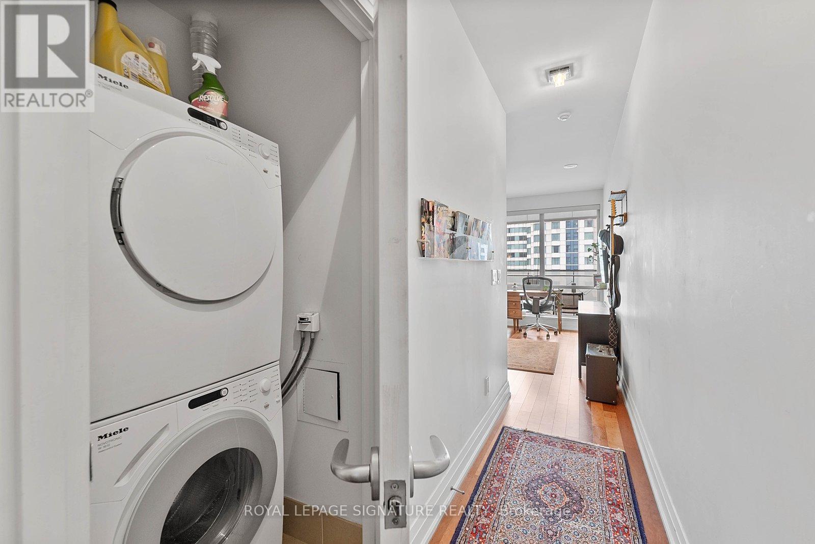 1505 - 80 John Street, Toronto, Ontario  M5V 3X4 - Photo 19 - C13024356