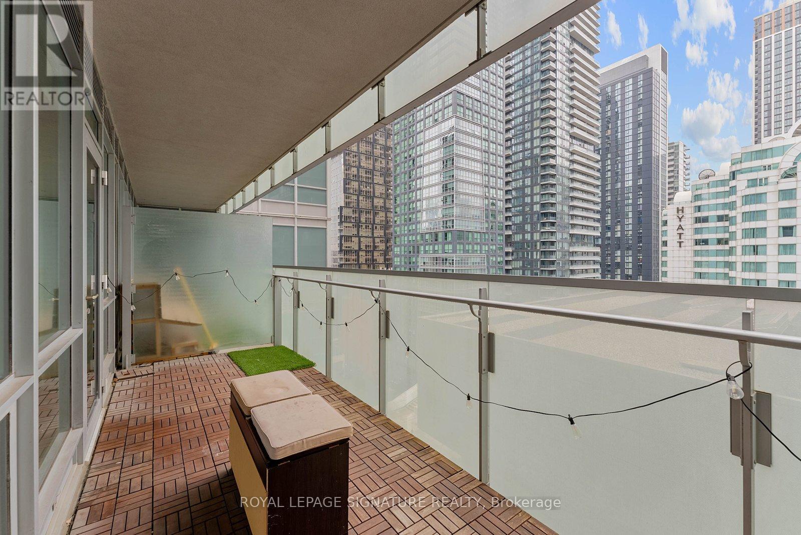 1505 - 80 John Street, Toronto, Ontario  M5V 3X4 - Photo 24 - C13024356