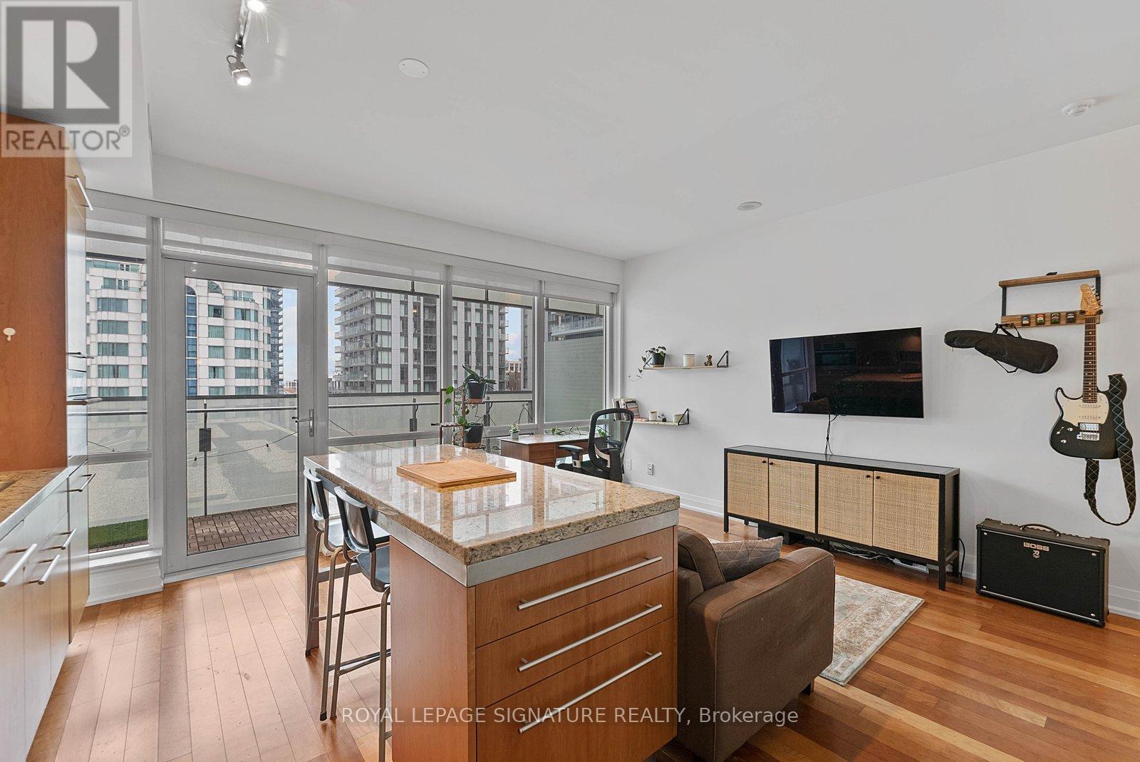 1505 - 80 John Street, Toronto, Ontario  M5V 3X4 - Photo 3 - C13024356