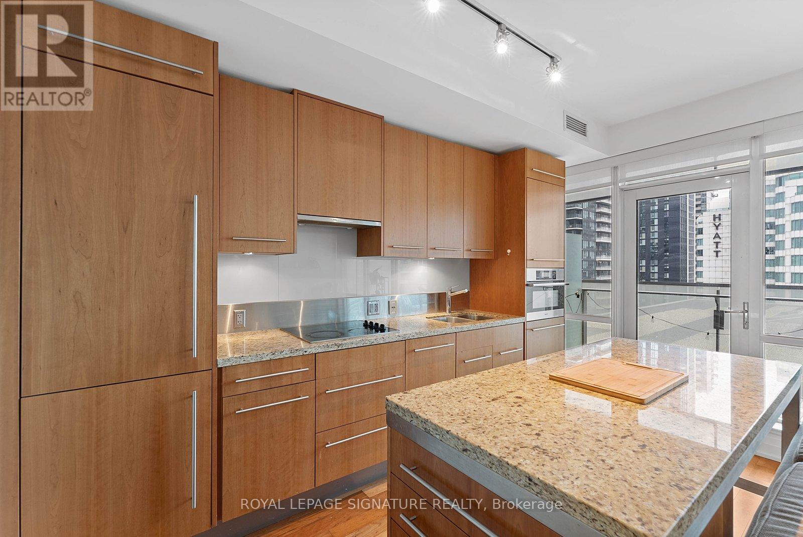 1505 - 80 John Street, Toronto, Ontario  M5V 3X4 - Photo 4 - C13024356