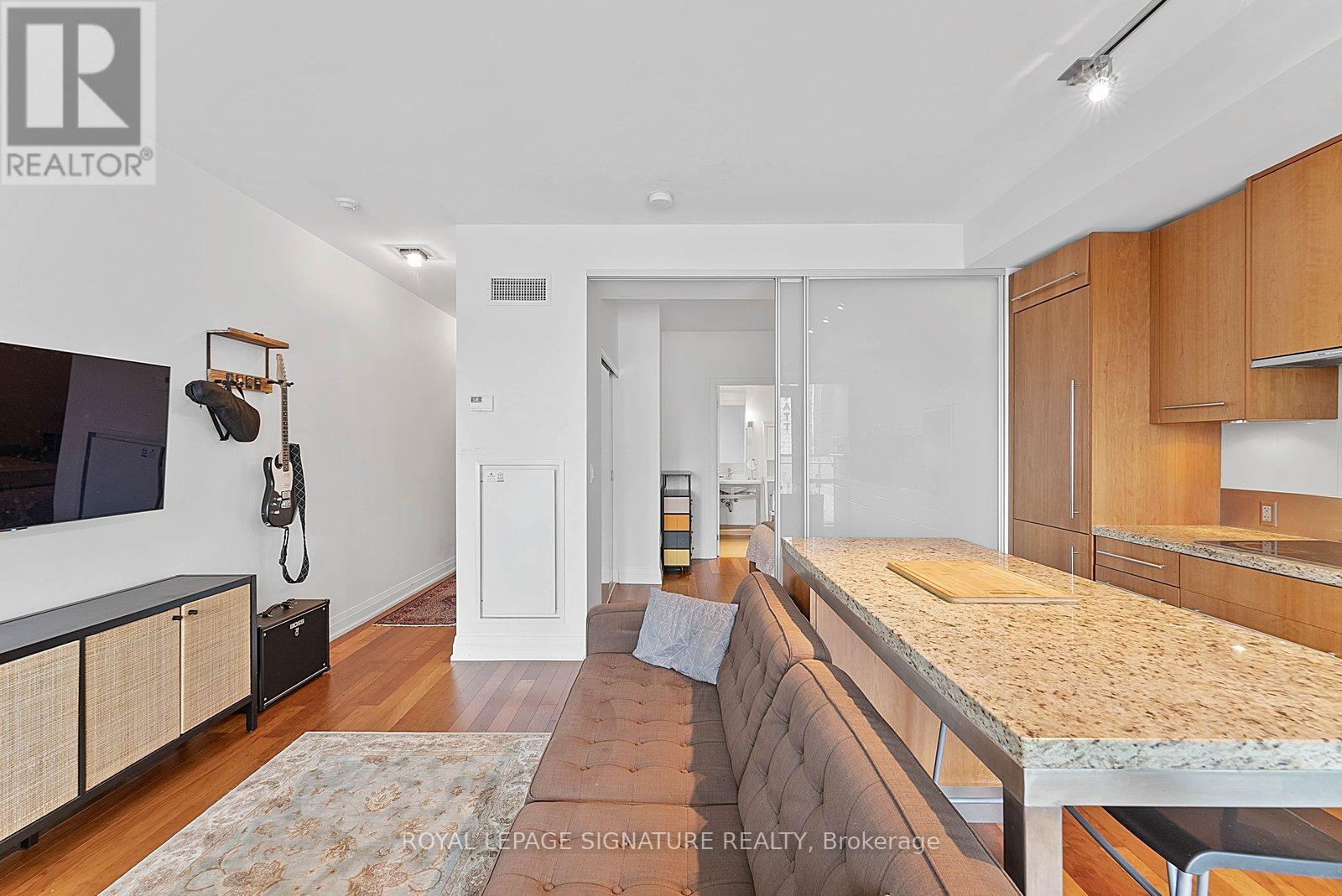 1505 - 80 John Street, Toronto, Ontario  M5V 3X4 - Photo 7 - C13024356