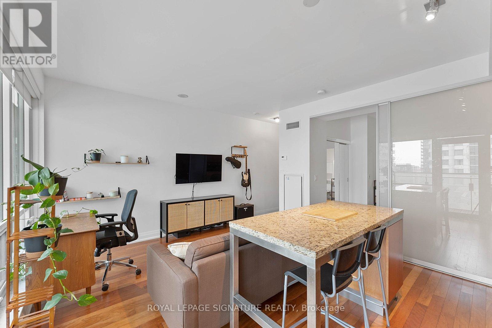 1505 - 80 John Street, Toronto, Ontario  M5V 3X4 - Photo 8 - C13024356