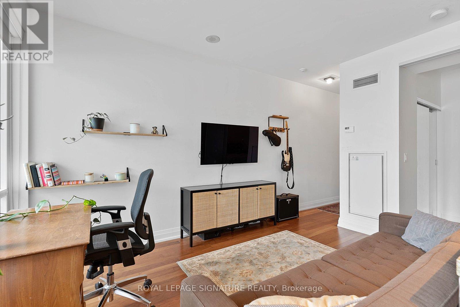 1505 - 80 John Street, Toronto, Ontario  M5V 3X4 - Photo 9 - C13024356