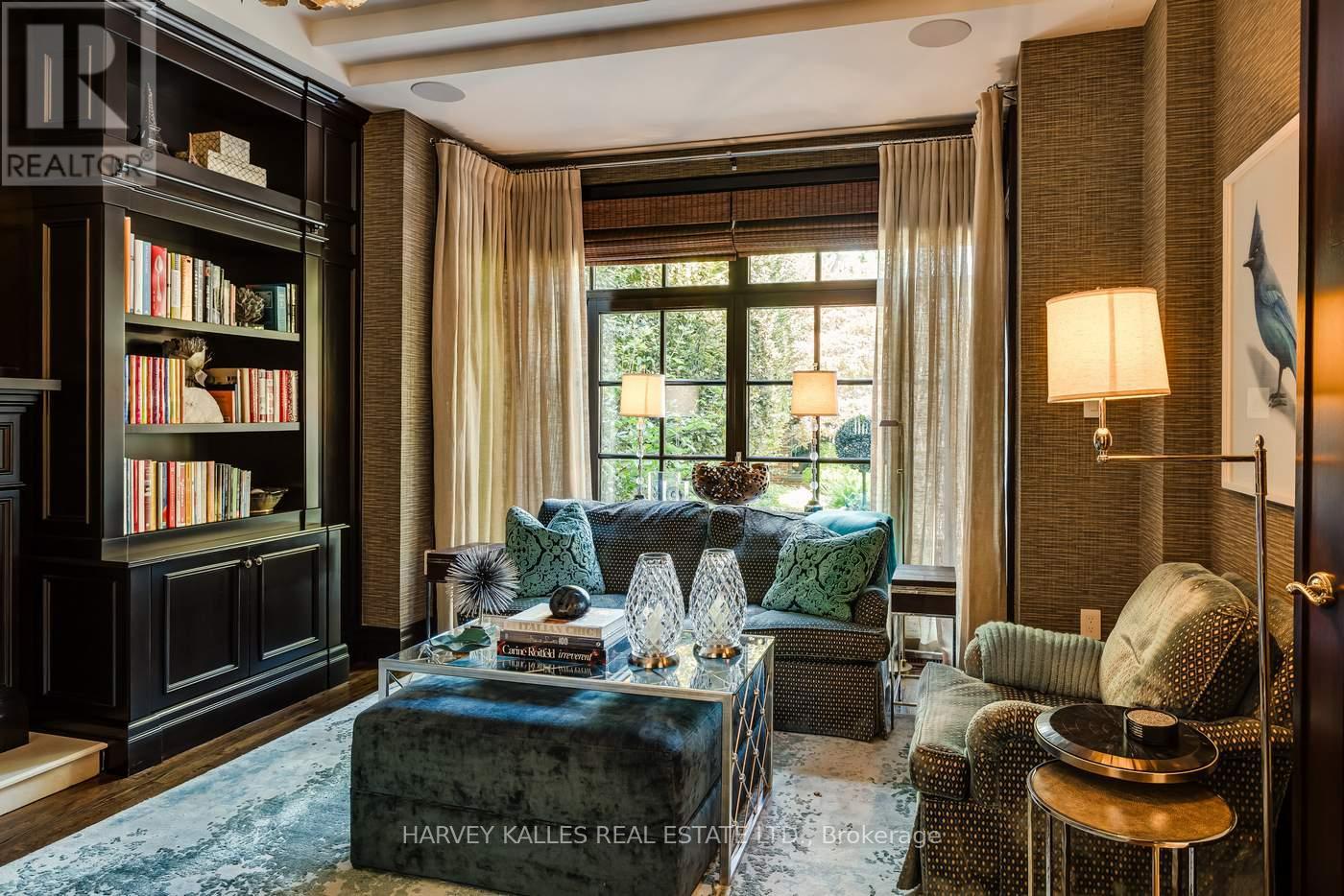 92 South Drive, Toronto, Ontario  M4W 1R6 - Photo 14 - C13024424