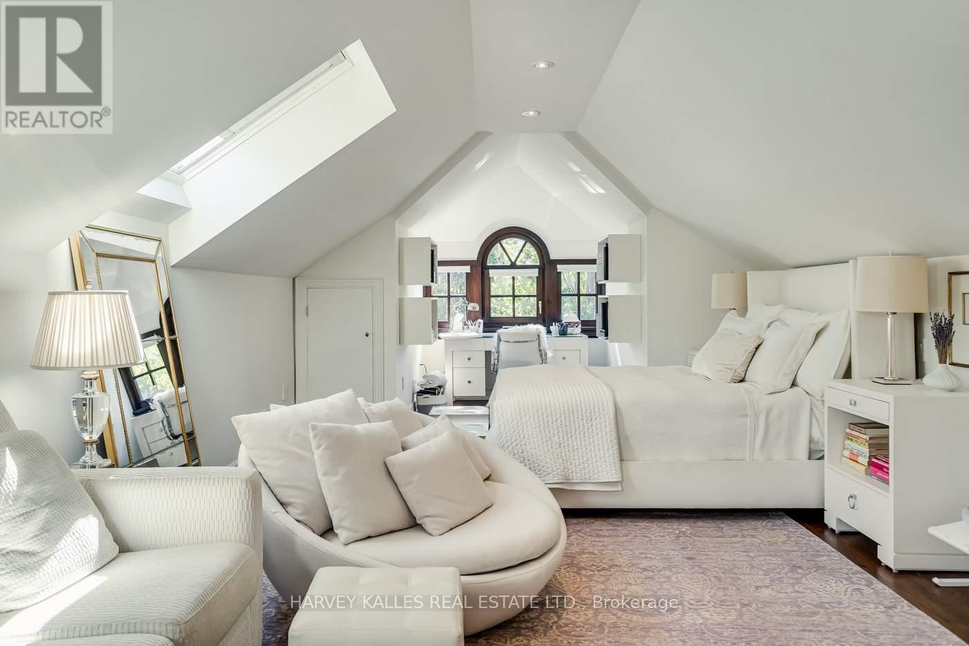 92 South Drive, Toronto, Ontario  M4W 1R6 - Photo 29 - C13024424