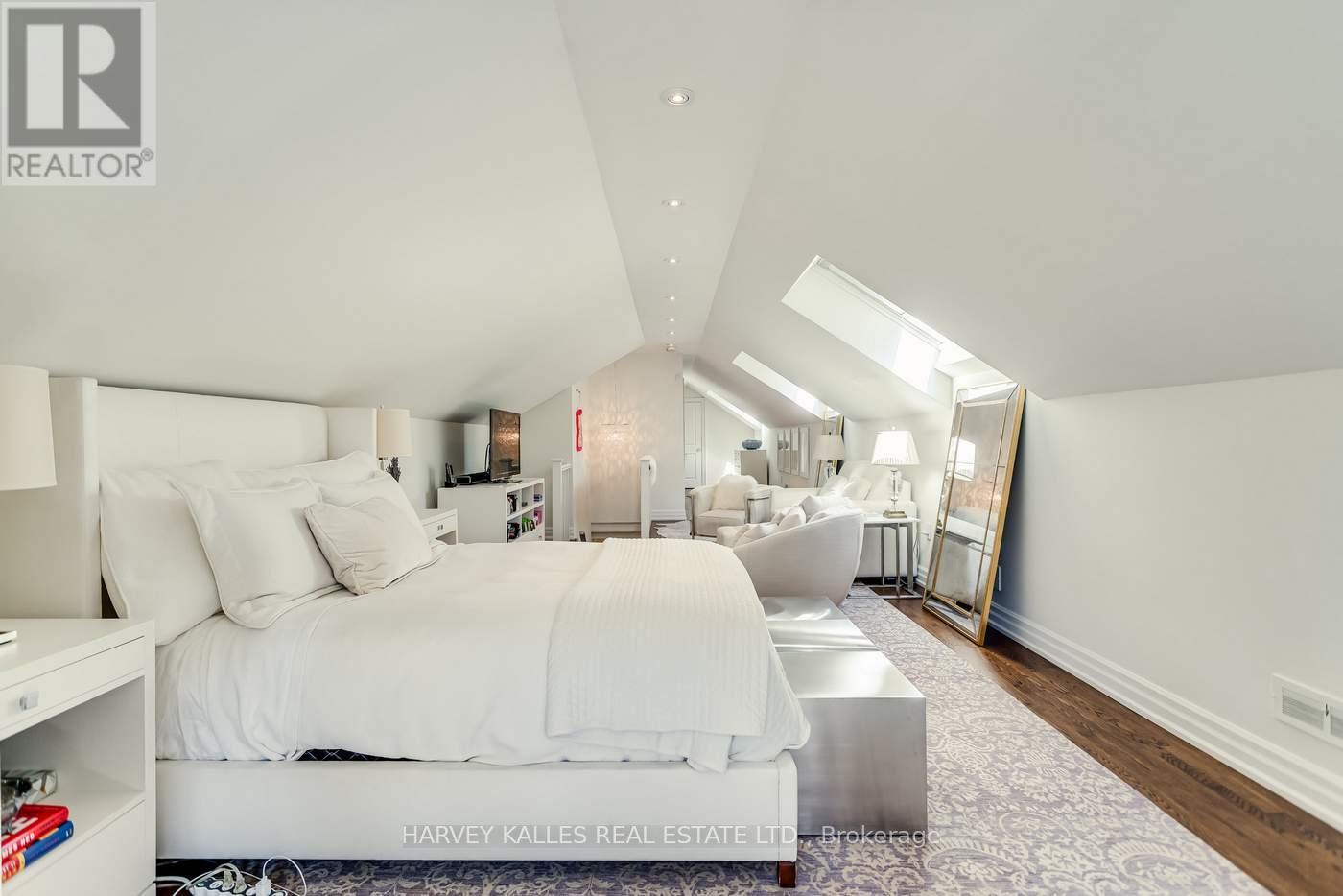 92 South Drive, Toronto, Ontario  M4W 1R6 - Photo 30 - C13024424