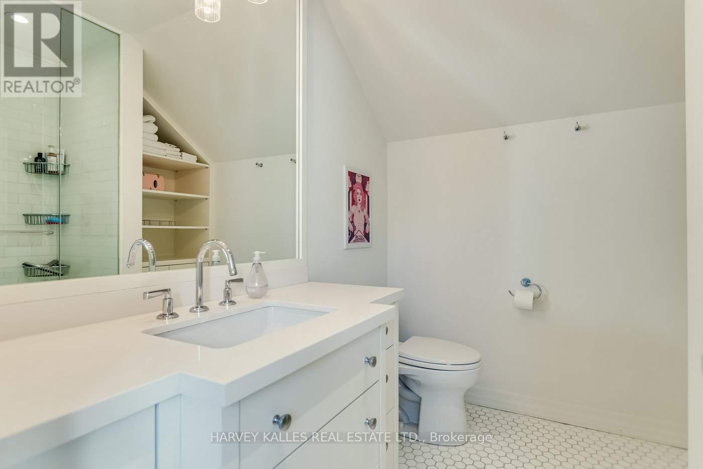 92 South Drive, Toronto, Ontario  M4W 1R6 - Photo 31 - C13024424