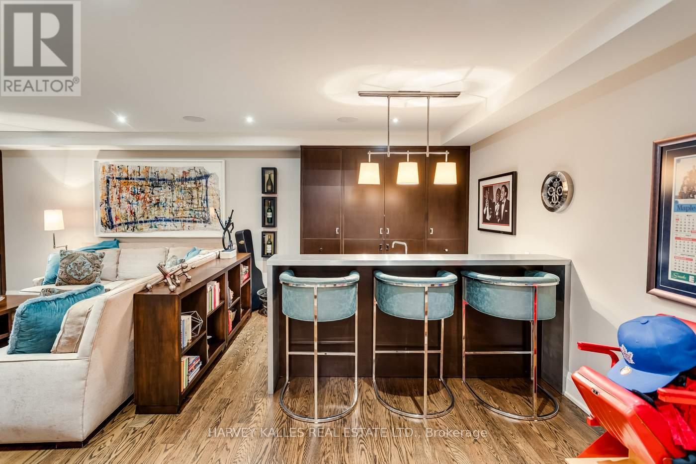 92 South Drive, Toronto, Ontario  M4W 1R6 - Photo 34 - C13024424