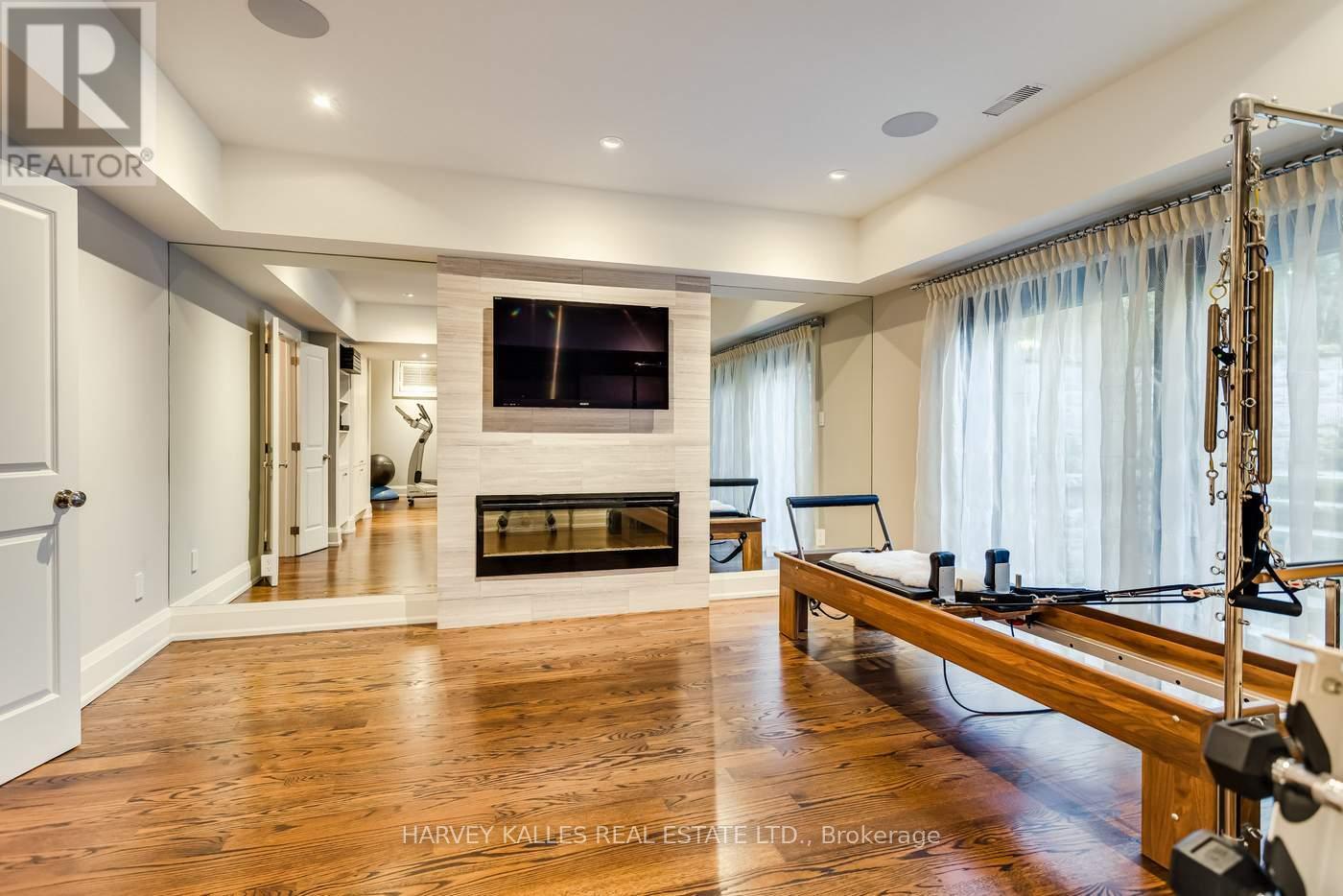 92 South Drive, Toronto, Ontario  M4W 1R6 - Photo 38 - C13024424