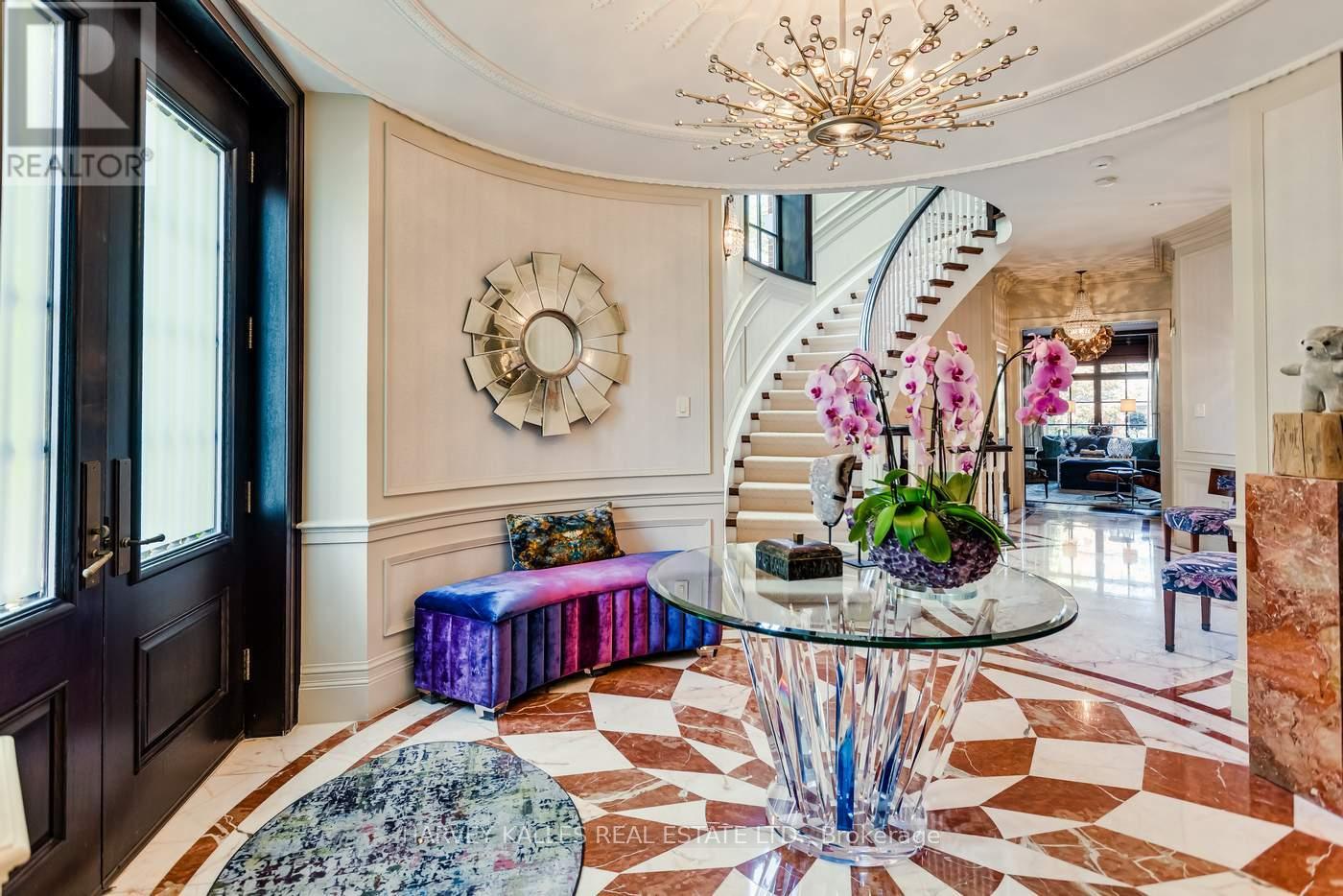 92 South Drive, Toronto, Ontario  M4W 1R6 - Photo 4 - C13024424