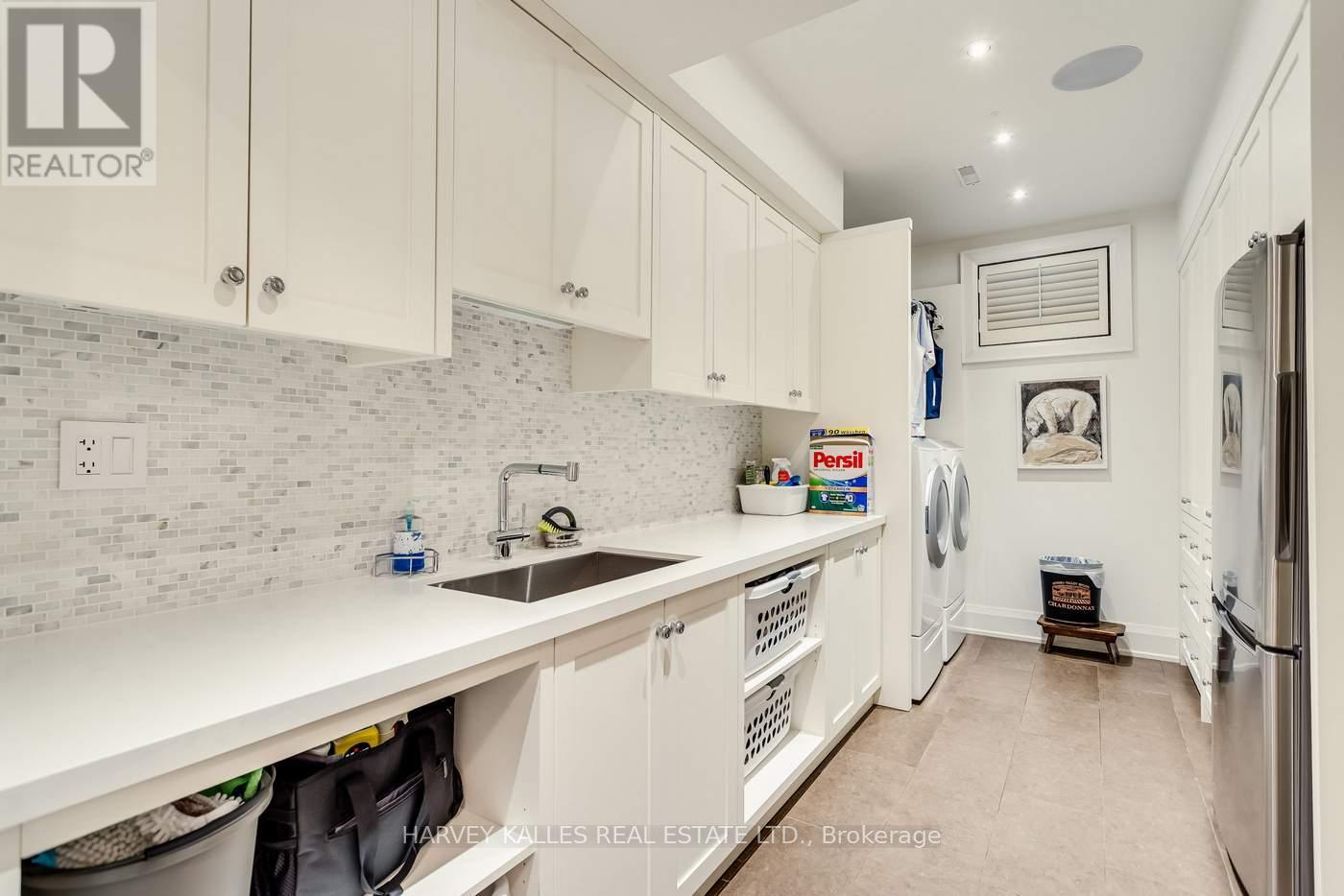 92 South Drive, Toronto, Ontario  M4W 1R6 - Photo 45 - C13024424