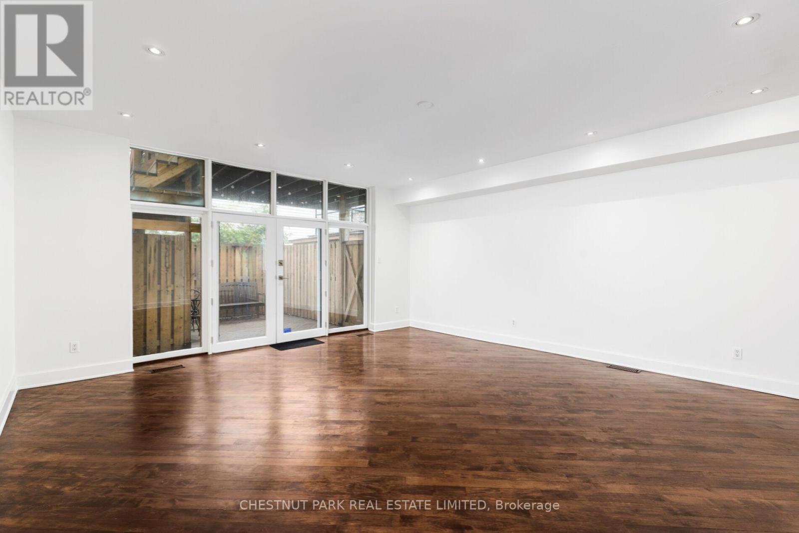 Main Fl - 734 Huron Street, Toronto, Ontario  M4V 2W3 - Photo 12 - C13024466